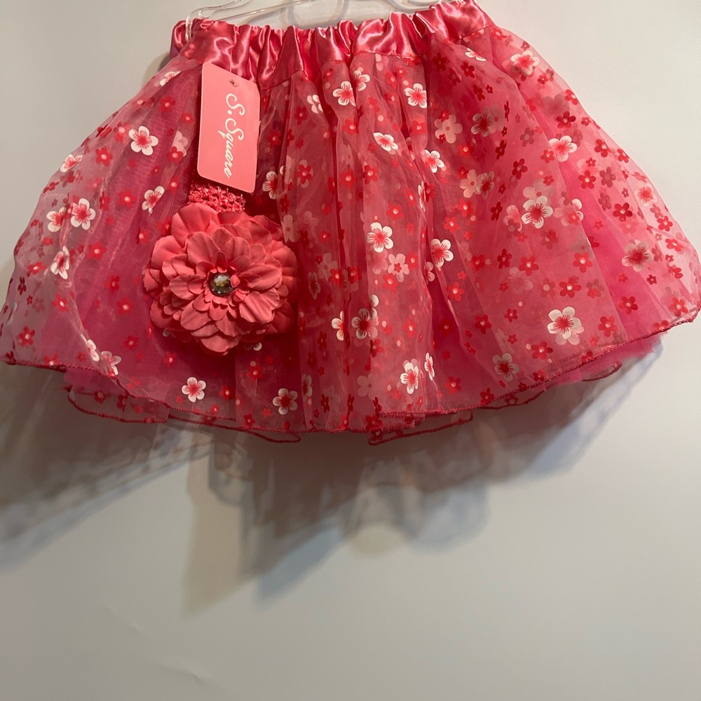 Fuchsia colored tutu for dancing - Picture 2 of 2